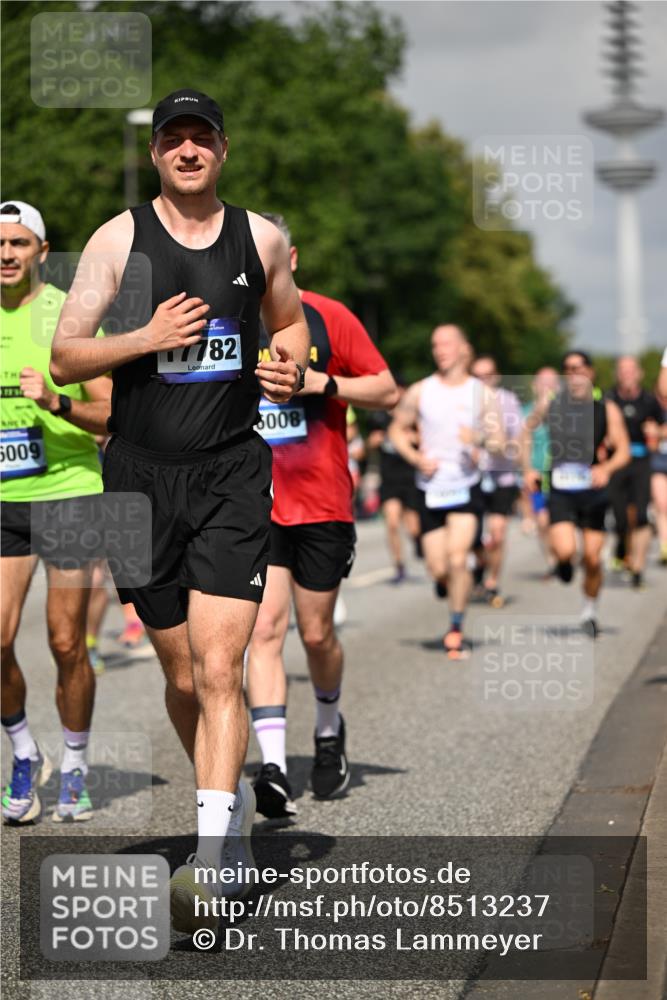 29.06.2025 - hella hamburg halbmarathon Dr. Thomas Lammeyer http://msf.ph/oto/8513237 29.06.2025 10:01:46 Kennedybrücke 1179, 1193, 1258, 1320, 1321, 1335, 1422, 1563, 1870, 2252, 2397, 2448, 2488, 2612, 2636, 2946, 3048, 3058, 3251, 3999, 4379, 4814, 4986, 5032, 5093, 5633, 5672, 6164, 6356, 6374, 6569, 6628, 6776, 7134, 7478, 7594, 7646, 7724, 7742, 7952, 7973, 7976, 8176, 8508, 8689, 8973, 9057, 9065, 9145, 9214, 9227, 9656, 9835, 10860, 11208, 11217 meine-sportfotos.de
