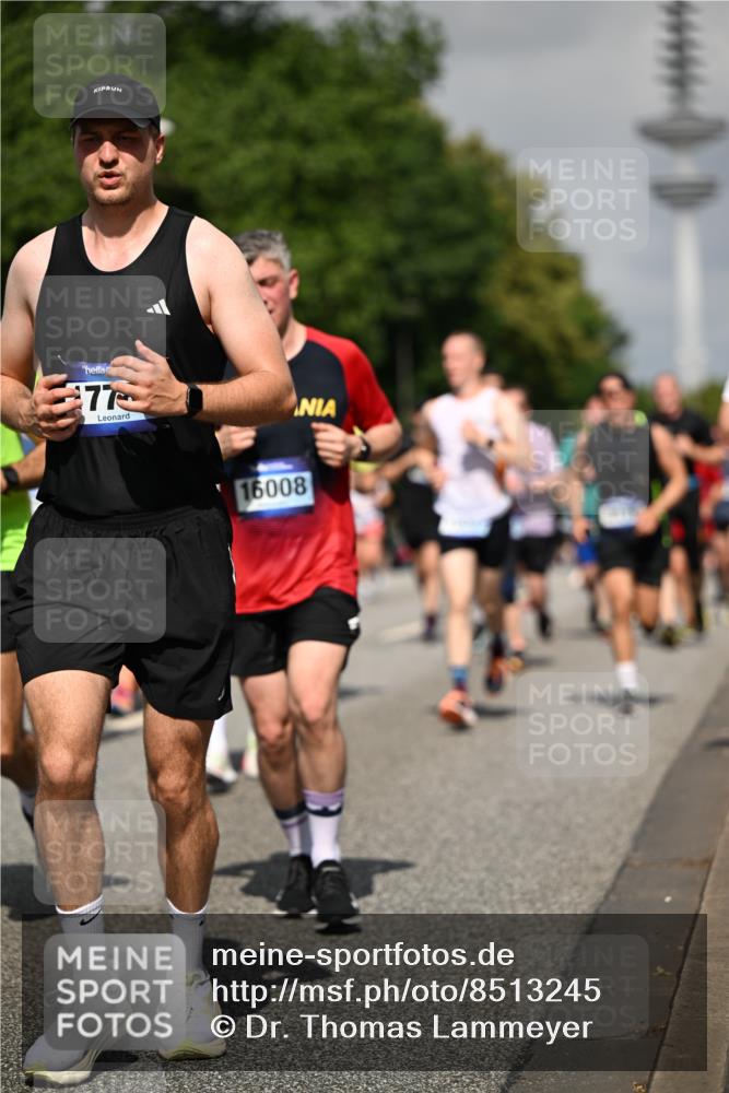 29.06.2025 - hella hamburg halbmarathon Dr. Thomas Lammeyer http://msf.ph/oto/8513245 29.06.2025 10:01:46 Kennedybrücke 1179, 1193, 1258, 1320, 1321, 1335, 1422, 1563, 1870, 2252, 2397, 2448, 2488, 2612, 2636, 2946, 3048, 3058, 3251, 3999, 4379, 4814, 4986, 5032, 5093, 5633, 5672, 6164, 6356, 6374, 6569, 6628, 6776, 7134, 7478, 7594, 7646, 7724, 7742, 7952, 7973, 7976, 8176, 8508, 8689, 8973, 9057, 9065, 9145, 9214, 9227, 9656, 9835, 10860, 11208, 11217 meine-sportfotos.de