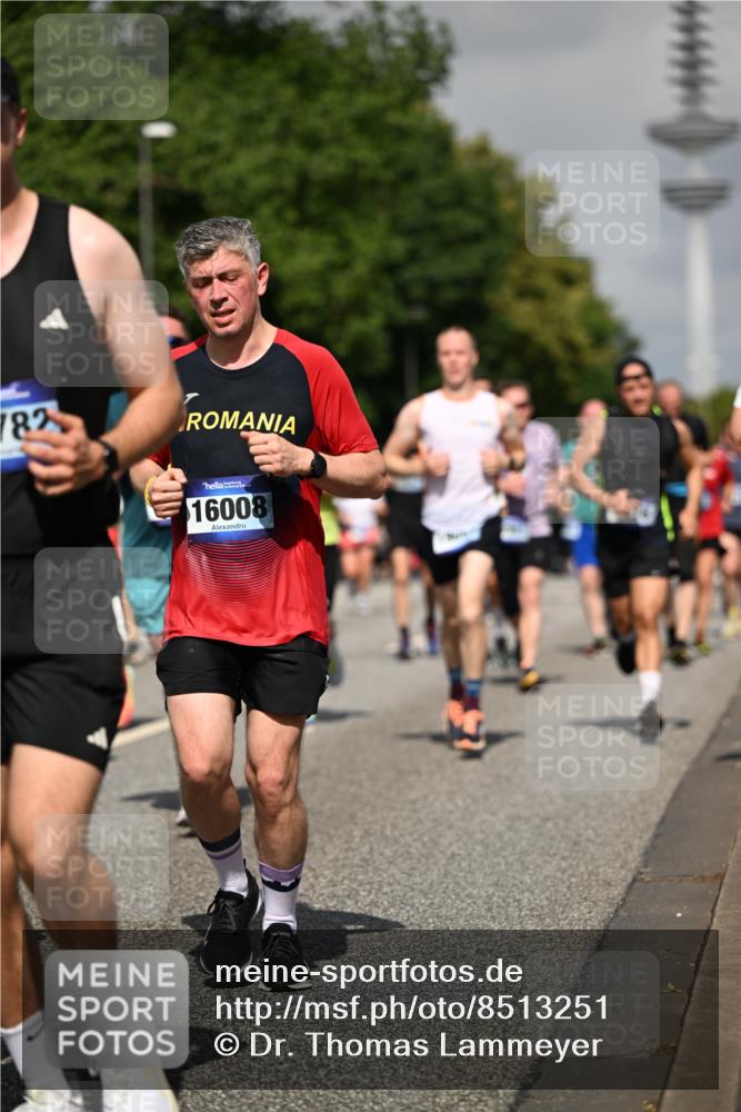 29.06.2025 - hella hamburg halbmarathon Dr. Thomas Lammeyer http://msf.ph/oto/8513251 29.06.2025 10:01:46 Kennedybrücke 1179, 1193, 1258, 1320, 1321, 1335, 1422, 1563, 1870, 2252, 2397, 2448, 2488, 2612, 2636, 2946, 3048, 3058, 3251, 3999, 4379, 4814, 4986, 5032, 5093, 5633, 5672, 6164, 6356, 6374, 6569, 6628, 6776, 7134, 7478, 7594, 7646, 7724, 7742, 7952, 7973, 7976, 8176, 8508, 8689, 8973, 9057, 9065, 9145, 9214, 9227, 9656, 9835, 10860, 11208, 11217 meine-sportfotos.de