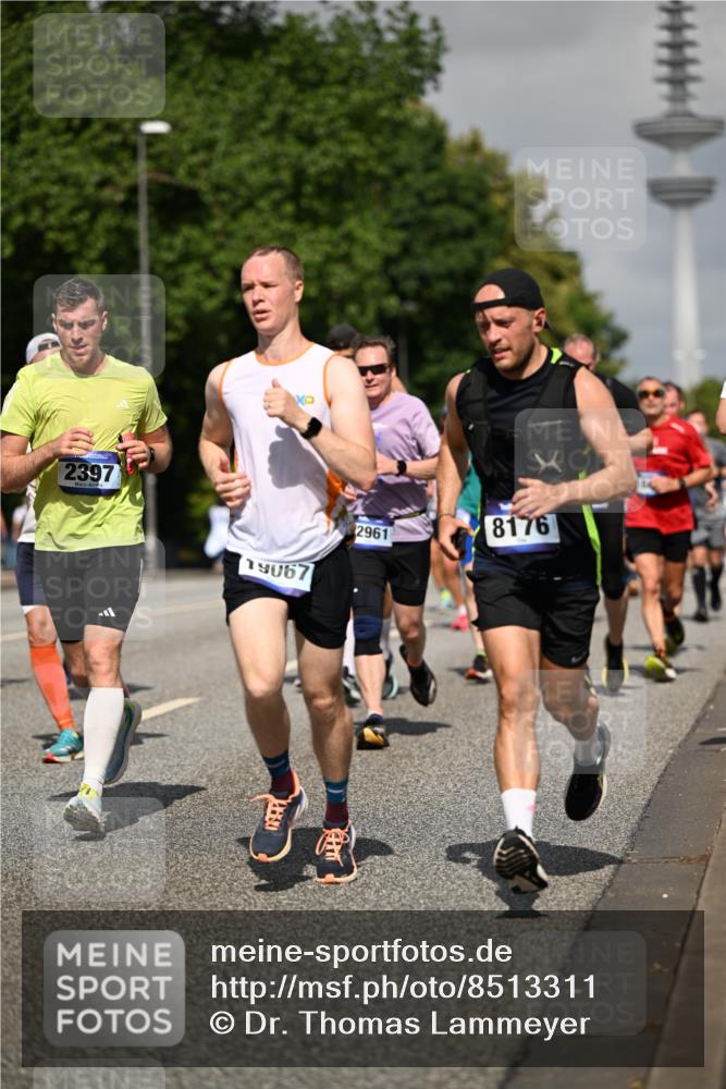 29.06.2025 - hella hamburg halbmarathon Dr. Thomas Lammeyer http://msf.ph/oto/8513311 29.06.2025 10:01:48 Kennedybrücke 1179, 1258, 1320, 1321, 1335, 1563, 1870, 2252, 2397, 2448, 2488, 2612, 2636, 2946, 3058, 3251, 4379, 4814, 4986, 5032, 5093, 5672, 6164, 6356, 6569, 6628, 6776, 7134, 7409, 7478, 7594, 7646, 7724, 7742, 7952, 7973, 7976, 8176, 8508, 8689, 8973, 9057, 9065, 9145, 9214, 9227, 9656, 9835, 10860, 11208, 11217 meine-sportfotos.de