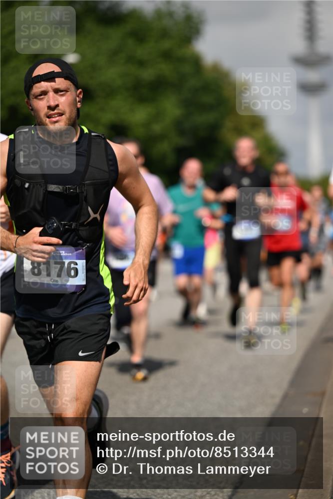 29.06.2025 - hella hamburg halbmarathon Dr. Thomas Lammeyer http://msf.ph/oto/8513344 29.06.2025 10:01:49 Kennedybrücke 1179, 1258, 1320, 1321, 1335, 1563, 1870, 2252, 2397, 2448, 2488, 2612, 2636, 2946, 3058, 3251, 4379, 4814, 4986, 5032, 5093, 5672, 6164, 6356, 6569, 6628, 6776, 6897, 7409, 7478, 7594, 7646, 7724, 7742, 7952, 7973, 7976, 8176, 8508, 8689, 8973, 9057, 9065, 9145, 9227, 9656, 9835, 11208, 11217 meine-sportfotos.de