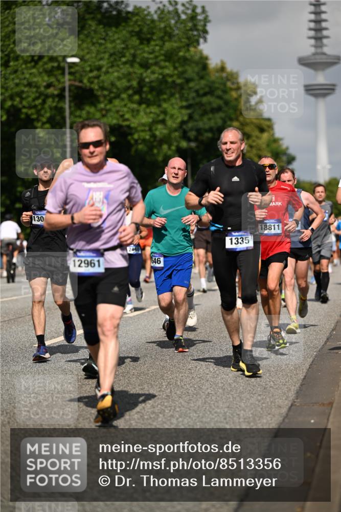 29.06.2025 - hella hamburg halbmarathon Dr. Thomas Lammeyer http://msf.ph/oto/8513356 29.06.2025 10:01:50 Kennedybrücke 1179, 1258, 1320, 1321, 1335, 1563, 1870, 2252, 2397, 2448, 2488, 2612, 2636, 3251, 4379, 4814, 4986, 5032, 5093, 5672, 6164, 6356, 6569, 6628, 6776, 6897, 7409, 7478, 7509, 7594, 7646, 7724, 7952, 7973, 7976, 8176, 8449, 8508, 8689, 8973, 9057, 9065, 9145, 9227, 9656, 9835, 11208, 11217 meine-sportfotos.de