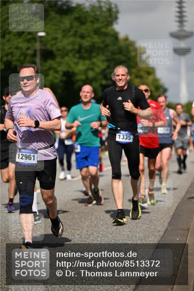 29.06.2025 - hella hamburg halbmarathon Dr. Thomas Lammeyer http://msf.ph/oto/8513372 29.06.2025 10:01:50 Kennedybrücke 1179, 1258, 1320, 1321, 1335, 1563, 1870, 2252, 2397, 2448, 2488, 2612, 2636, 3251, 4379, 4814, 4986, 5032, 5093, 5672, 6164, 6356, 6569, 6628, 6776, 6897, 7409, 7478, 7509, 7594, 7646, 7724, 7952, 7973, 7976, 8176, 8449, 8508, 8689, 8973, 9057, 9065, 9145, 9227, 9656, 9835, 11208, 11217 meine-sportfotos.de