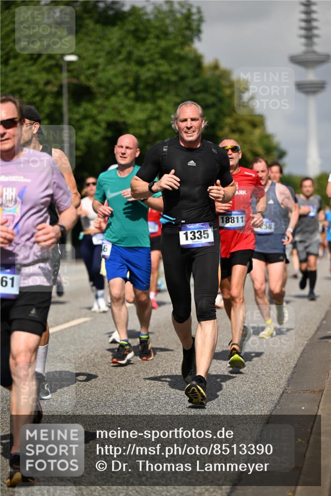 29.06.2025 - hella hamburg halbmarathon Dr. Thomas Lammeyer http://msf.ph/oto/8513390 29.06.2025 10:01:50 Kennedybrücke 1179, 1258, 1320, 1321, 1335, 1563, 1870, 2252, 2397, 2448, 2488, 2612, 2636, 3251, 4379, 4814, 4986, 5032, 5093, 5672, 6164, 6356, 6569, 6628, 6776, 6897, 7409, 7478, 7509, 7594, 7646, 7724, 7952, 7973, 7976, 8176, 8449, 8508, 8689, 8973, 9057, 9065, 9145, 9227, 9656, 9835, 11208, 11217 meine-sportfotos.de