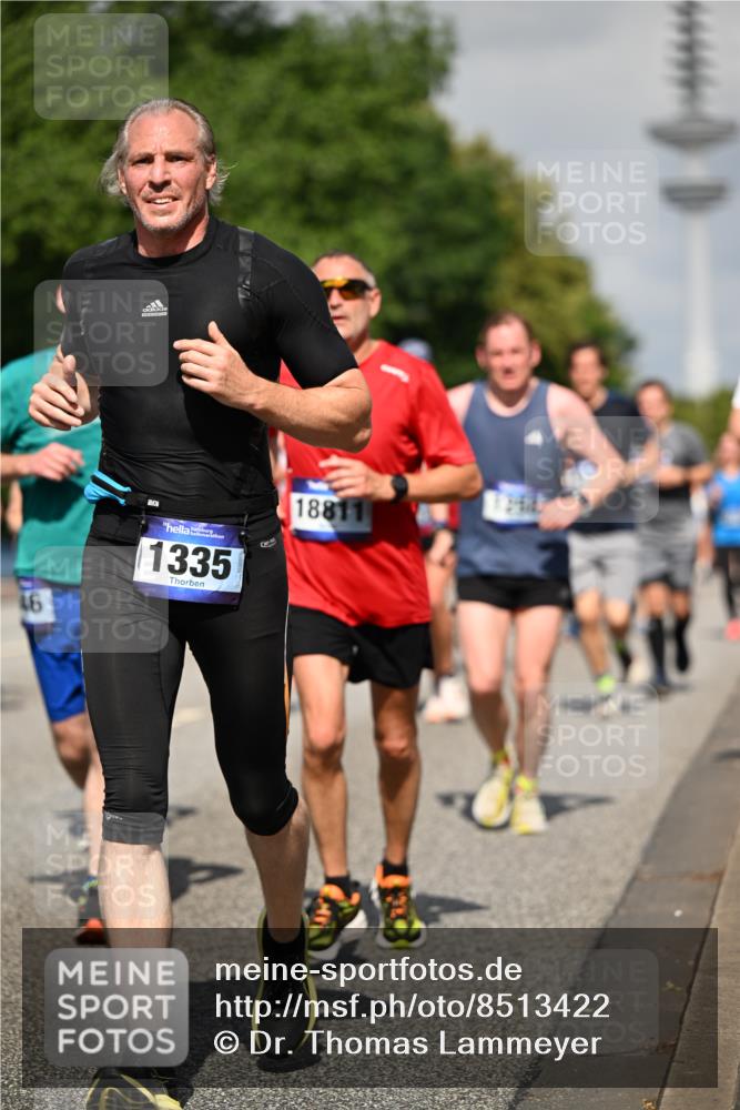29.06.2025 - hella hamburg halbmarathon Dr. Thomas Lammeyer http://msf.ph/oto/8513422 29.06.2025 10:01:52 Kennedybrücke 1179, 1258, 1321, 1335, 1563, 1870, 2070, 2397, 2448, 2488, 2612, 2636, 3251, 4379, 4814, 4986, 5093, 5672, 6164, 6356, 6569, 6628, 6776, 6897, 7065, 7409, 7478, 7509, 7594, 7646, 7724, 7952, 7973, 7976, 8176, 8449, 8508, 8689, 9057, 9065, 9145, 9656, 9835, 11208, 11217, 11310 meine-sportfotos.de