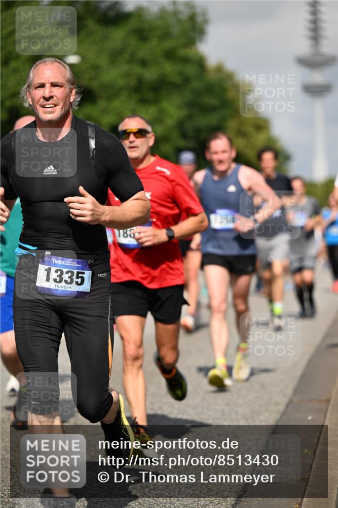 29.06.2025 - hella hamburg halbmarathon Dr. Thomas Lammeyer http://msf.ph/oto/8513430 29.06.2025 10:01:52 Kennedybrücke 1179, 1258, 1321, 1335, 1563, 1870, 2070, 2397, 2448, 2488, 2612, 2636, 3251, 4379, 4814, 4986, 5093, 5672, 6164, 6356, 6569, 6628, 6776, 6897, 7065, 7409, 7478, 7509, 7594, 7646, 7724, 7952, 7973, 7976, 8176, 8449, 8508, 8689, 9057, 9065, 9145, 9656, 9835, 11208, 11217, 11310 meine-sportfotos.de