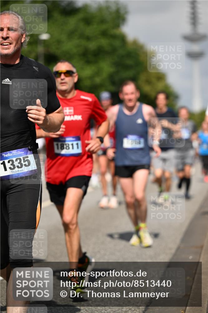 29.06.2025 - hella hamburg halbmarathon Dr. Thomas Lammeyer http://msf.ph/oto/8513440 29.06.2025 10:01:52 Kennedybrücke 1179, 1258, 1321, 1335, 1563, 1870, 2070, 2397, 2448, 2488, 2612, 2636, 3251, 4379, 4814, 4986, 5093, 5672, 6164, 6356, 6569, 6628, 6776, 6897, 7065, 7409, 7478, 7509, 7594, 7646, 7724, 7952, 7973, 7976, 8176, 8449, 8508, 8689, 9057, 9065, 9145, 9656, 9835, 11208, 11217, 11310 meine-sportfotos.de