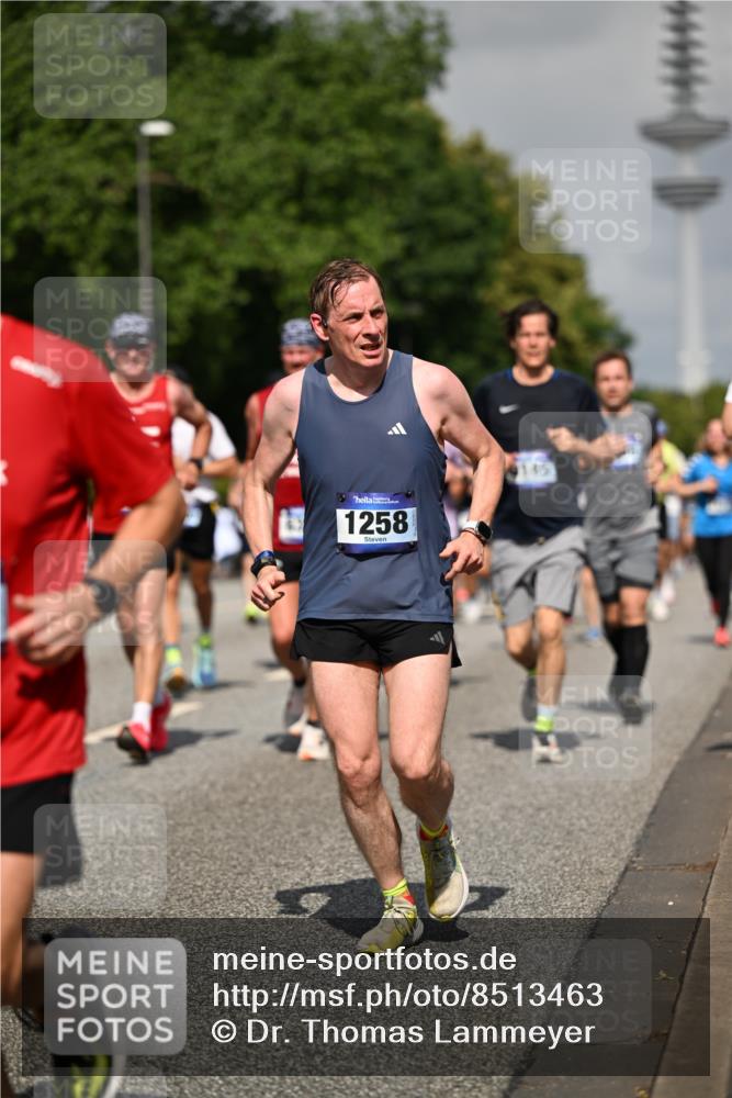 29.06.2025 - hella hamburg halbmarathon Dr. Thomas Lammeyer http://msf.ph/oto/8513463 29.06.2025 10:01:53 Kennedybrücke 1179, 1258, 1335, 1563, 1870, 2070, 2397, 2448, 2488, 2612, 2636, 3251, 4379, 4814, 4986, 5093, 5672, 6164, 6356, 6628, 6776, 6897, 7065, 7409, 7478, 7509, 7594, 7646, 7724, 7973, 7976, 8176, 8449, 8508, 8590, 8689, 9057, 9065, 9145, 9656, 9835, 11208, 11217, 11310 meine-sportfotos.de
