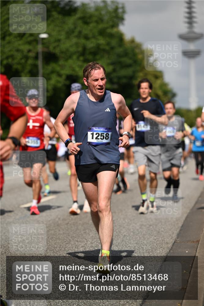 29.06.2025 - hella hamburg halbmarathon Dr. Thomas Lammeyer http://msf.ph/oto/8513468 29.06.2025 10:01:53 Kennedybrücke 1179, 1258, 1335, 1563, 1870, 2070, 2397, 2448, 2488, 2612, 2636, 3251, 4379, 4814, 4986, 5093, 5672, 6164, 6356, 6628, 6776, 6897, 7065, 7409, 7478, 7509, 7594, 7646, 7724, 7973, 7976, 8176, 8449, 8508, 8590, 8689, 9057, 9065, 9145, 9656, 9835, 11208, 11217, 11310 meine-sportfotos.de