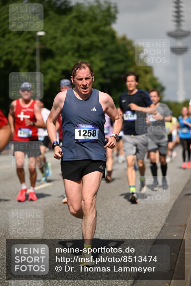 29.06.2025 - hella hamburg halbmarathon Dr. Thomas Lammeyer http://msf.ph/oto/8513474 29.06.2025 10:01:53 Kennedybrücke 1179, 1258, 1335, 1563, 1870, 2070, 2397, 2448, 2488, 2612, 2636, 3251, 4379, 4814, 4986, 5093, 5672, 6164, 6356, 6628, 6776, 6897, 7065, 7409, 7478, 7509, 7594, 7646, 7724, 7973, 7976, 8176, 8449, 8508, 8590, 8689, 9057, 9065, 9145, 9656, 9835, 11208, 11217, 11310 meine-sportfotos.de