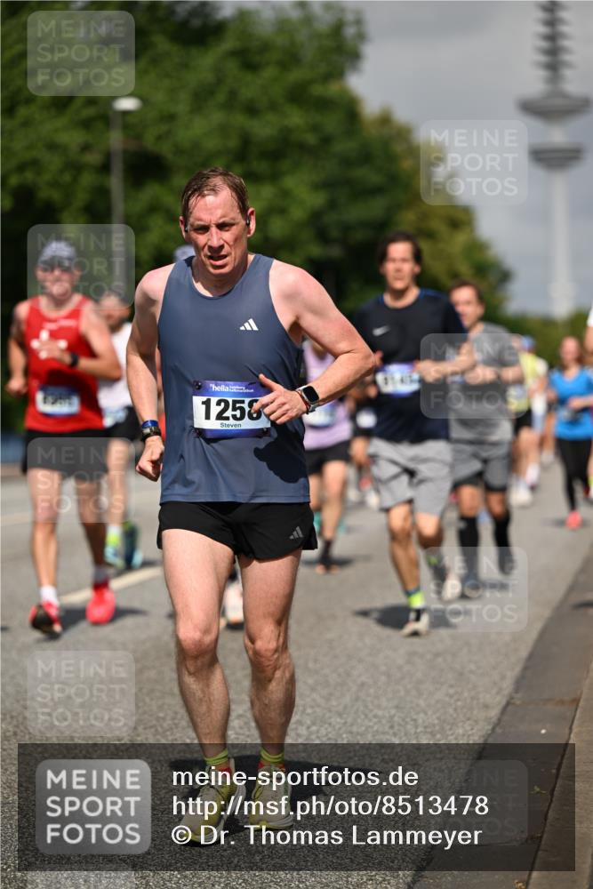 29.06.2025 - hella hamburg halbmarathon Dr. Thomas Lammeyer http://msf.ph/oto/8513478 29.06.2025 10:01:53 Kennedybrücke 1179, 1258, 1335, 1563, 1870, 2070, 2397, 2448, 2488, 2612, 2636, 3251, 4379, 4814, 4986, 5093, 5672, 6164, 6356, 6628, 6776, 6897, 7065, 7409, 7478, 7509, 7594, 7646, 7724, 7973, 7976, 8176, 8449, 8508, 8590, 8689, 9057, 9065, 9145, 9656, 9835, 11208, 11217, 11310 meine-sportfotos.de