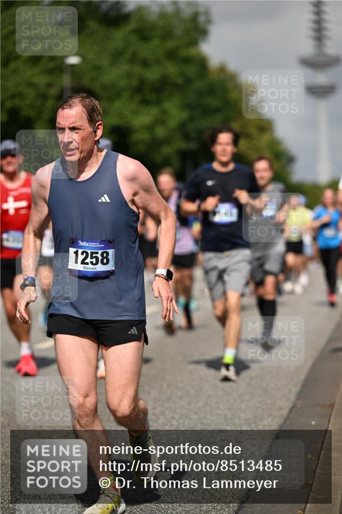 29.06.2025 - hella hamburg halbmarathon Dr. Thomas Lammeyer http://msf.ph/oto/8513485 29.06.2025 10:01:53 Kennedybrücke 1179, 1258, 1335, 1563, 1870, 2070, 2397, 2448, 2488, 2612, 2636, 3251, 4379, 4814, 4986, 5093, 5672, 6164, 6356, 6628, 6776, 6897, 7065, 7409, 7478, 7509, 7594, 7646, 7724, 7973, 7976, 8176, 8449, 8508, 8590, 8689, 9057, 9065, 9145, 9656, 9835, 11208, 11217, 11310 meine-sportfotos.de