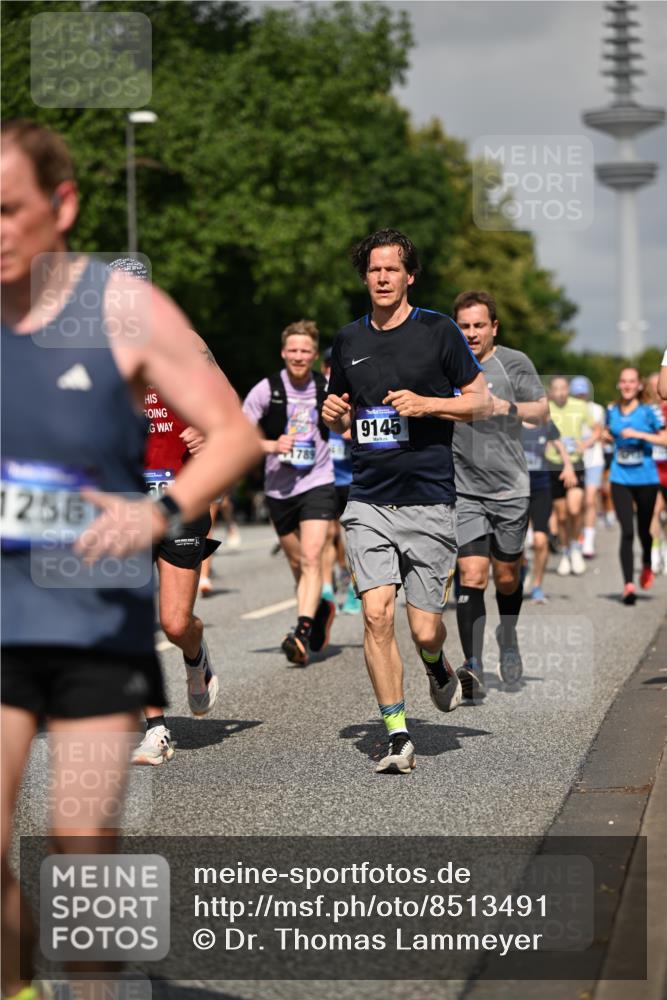 29.06.2025 - hella hamburg halbmarathon Dr. Thomas Lammeyer http://msf.ph/oto/8513491 29.06.2025 10:01:54 Kennedybrücke 1179, 1258, 1335, 1563, 1870, 2070, 2397, 2448, 2488, 2612, 2636, 3251, 4379, 4814, 4986, 5093, 5672, 6164, 6356, 6628, 6776, 6897, 7065, 7409, 7478, 7509, 7594, 7646, 7724, 7896, 7973, 7976, 8176, 8449, 8508, 8590, 8689, 9057, 9065, 9145, 9656, 9835, 11208, 11217, 11310 meine-sportfotos.de