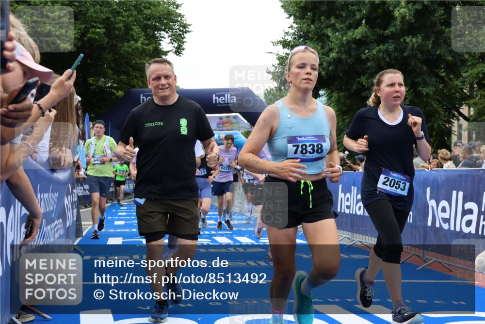 29.06.2025 - hella hamburg halbmarathon Strokosch-Dieckow http://msf.ph/oto/8513492 29.06.2025 11:20:27 Ziel 1471, 2053, 3278, 3285, 5034, 5957, 6482, 6833, 7143, 7781, 7838, 8844, 8860, 12894, 12933, 12977, 14168, 14180, 14564, 14701, 16419, 16950, 17449, 18098 meine-sportfotos.de