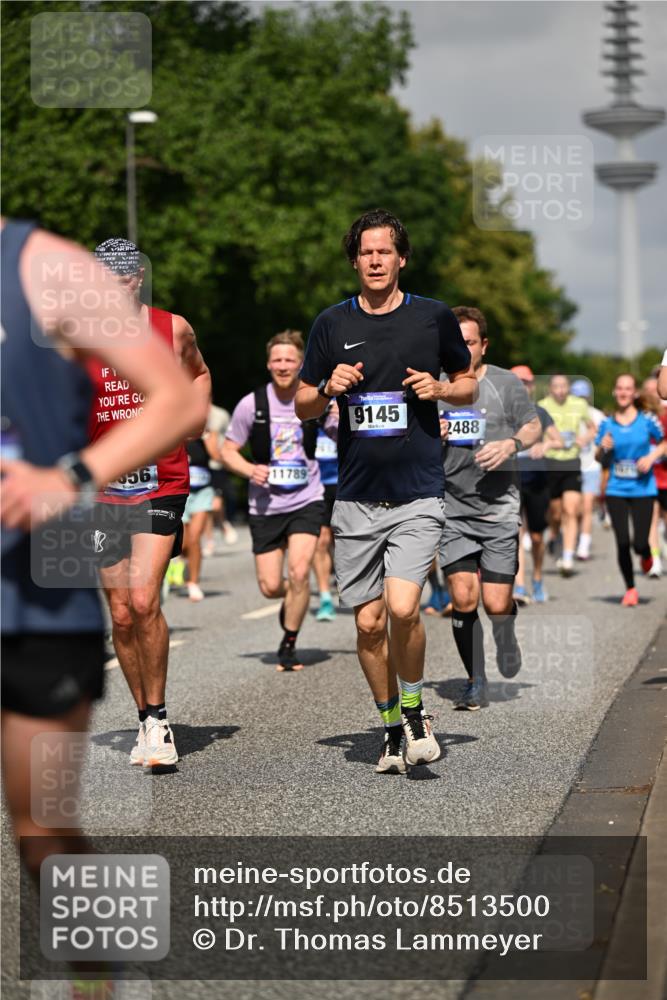 29.06.2025 - hella hamburg halbmarathon Dr. Thomas Lammeyer http://msf.ph/oto/8513500 29.06.2025 10:01:54 Kennedybrücke 1179, 1258, 1335, 1563, 1870, 2070, 2397, 2448, 2488, 2612, 2636, 3251, 4379, 4814, 4986, 5093, 5672, 6164, 6356, 6628, 6776, 6897, 7065, 7409, 7478, 7509, 7594, 7646, 7724, 7896, 7973, 7976, 8176, 8449, 8508, 8590, 8689, 9057, 9065, 9145, 9656, 9835, 11208, 11217, 11310 meine-sportfotos.de