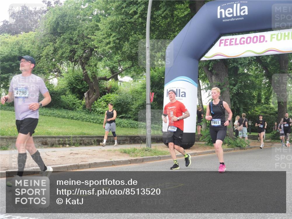 29.06.2025 - hella hamburg halbmarathon KatJ http://msf.ph/oto/8513520 29.06.2025 10:45:30 Zwischen KM18-KM19 1946, 1951, 2159, 4796, 7138 meine-sportfotos.de