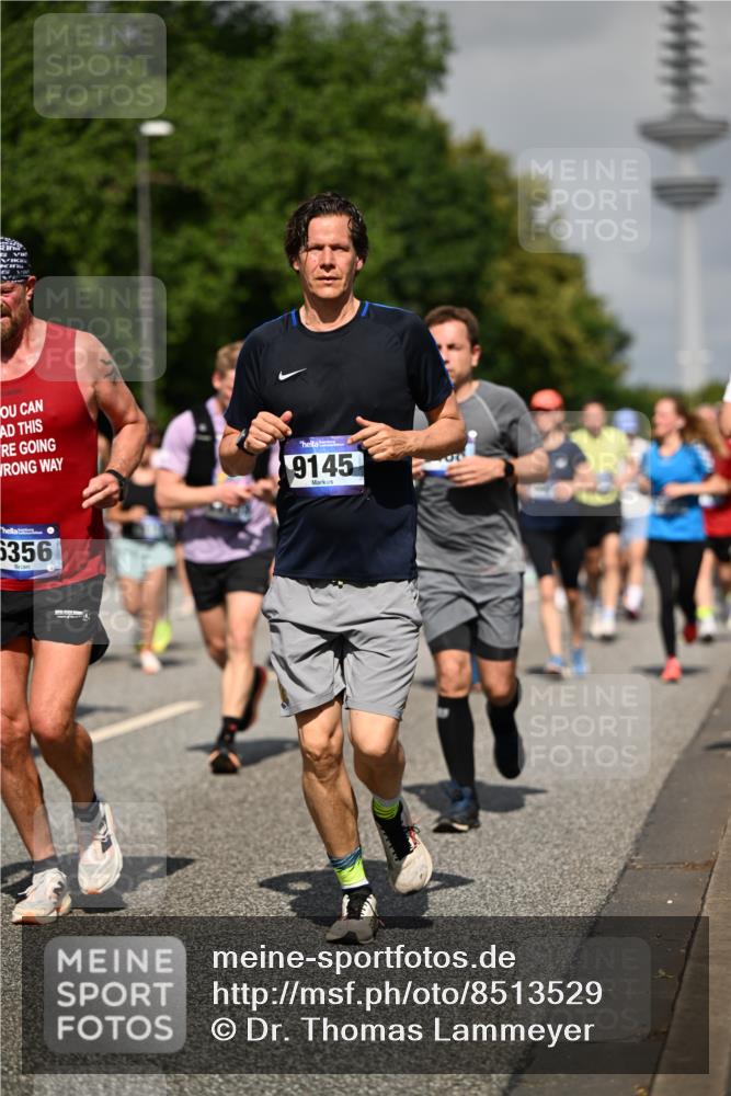29.06.2025 - hella hamburg halbmarathon Dr. Thomas Lammeyer http://msf.ph/oto/8513529 29.06.2025 10:01:54 Kennedybrücke 1179, 1258, 1335, 1563, 1870, 2070, 2397, 2448, 2488, 2612, 2636, 3251, 4379, 4814, 4986, 5093, 5672, 6164, 6356, 6628, 6776, 6897, 7065, 7409, 7478, 7509, 7594, 7646, 7724, 7896, 7973, 7976, 8176, 8449, 8508, 8590, 8689, 9057, 9065, 9145, 9656, 9835, 11208, 11217, 11310 meine-sportfotos.de