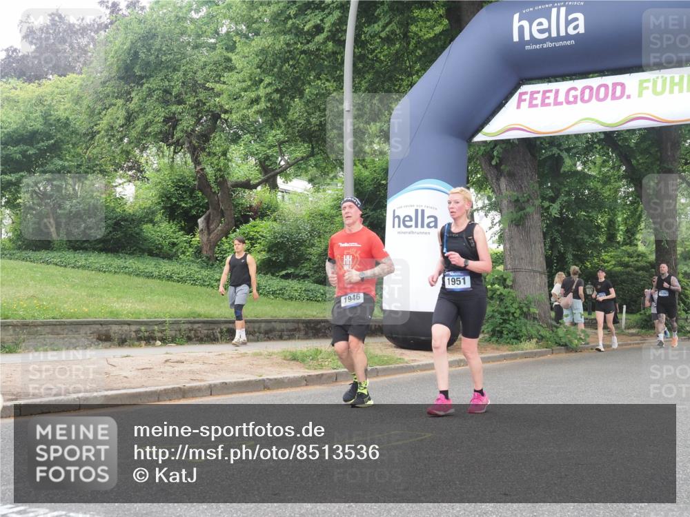 29.06.2025 - hella hamburg halbmarathon KatJ http://msf.ph/oto/8513536 29.06.2025 10:45:30 Zwischen KM18-KM19 1946, 1951, 2159, 4796, 7138 meine-sportfotos.de