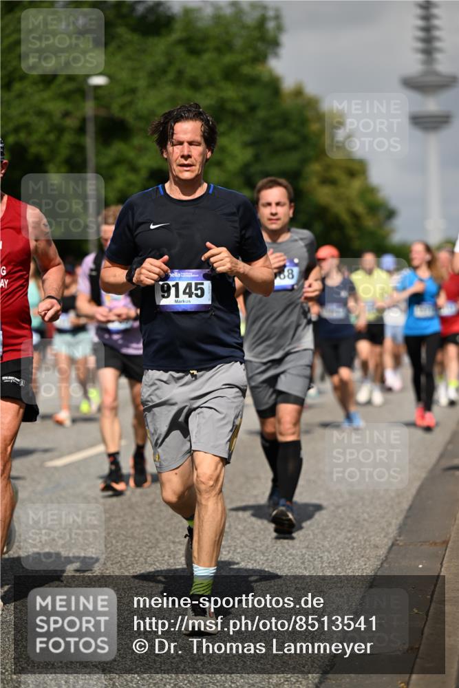 29.06.2025 - hella hamburg halbmarathon Dr. Thomas Lammeyer http://msf.ph/oto/8513541 29.06.2025 10:01:55 Kennedybrücke 1179, 1258, 1335, 1563, 1870, 2070, 2397, 2448, 2488, 2612, 2636, 3251, 4814, 4986, 5093, 5672, 6164, 6356, 6628, 6897, 7065, 7409, 7478, 7509, 7594, 7646, 7724, 7896, 7973, 7976, 8176, 8449, 8508, 8590, 8689, 9057, 9065, 9145, 9656, 9835, 11208, 11217, 11310, 11416 meine-sportfotos.de