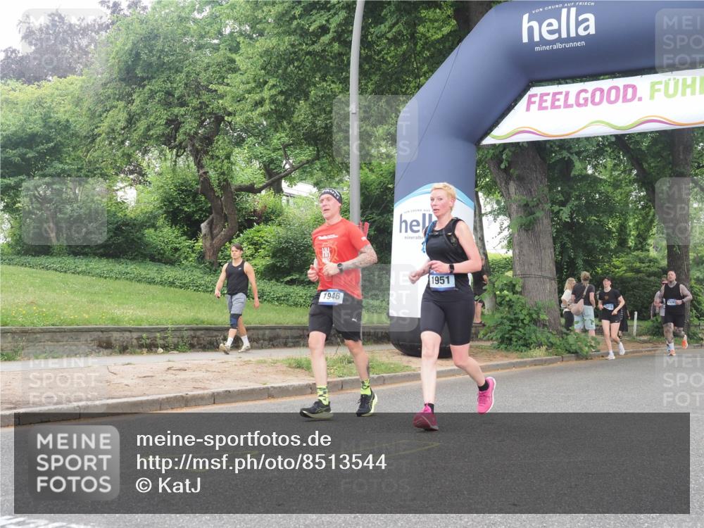 29.06.2025 - hella hamburg halbmarathon KatJ http://msf.ph/oto/8513544 29.06.2025 10:45:30 Zwischen KM18-KM19 1946, 1951, 2159, 4796, 7138 meine-sportfotos.de