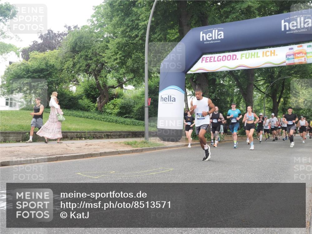 29.06.2025 - hella hamburg halbmarathon KatJ http://msf.ph/oto/8513571 29.06.2025 10:45:33 Zwischen KM18-KM19 1946, 1951, 2027, 4796, 5675, 6636, 7138 meine-sportfotos.de