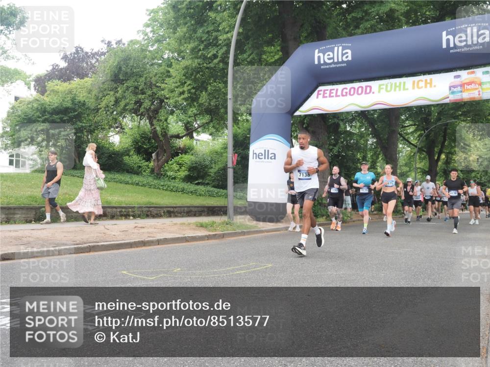 29.06.2025 - hella hamburg halbmarathon KatJ http://msf.ph/oto/8513577 29.06.2025 10:45:33 Zwischen KM18-KM19 1946, 1951, 2027, 4796, 5675, 6636, 7138 meine-sportfotos.de