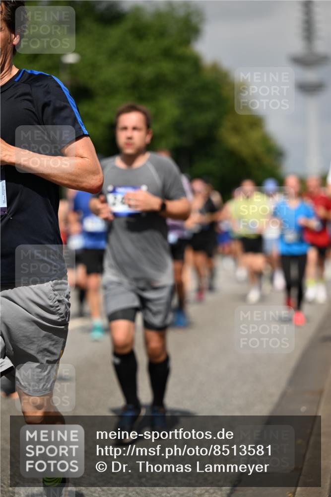 29.06.2025 - hella hamburg halbmarathon Dr. Thomas Lammeyer http://msf.ph/oto/8513581 29.06.2025 10:01:56 Kennedybrücke 1179, 1258, 1335, 1563, 1870, 2070, 2397, 2448, 2488, 2612, 2636, 2711, 3251, 4814, 4986, 5093, 5672, 5894, 6164, 6356, 6628, 6897, 7065, 7409, 7478, 7509, 7594, 7646, 7724, 7896, 7976, 8176, 8449, 8508, 8590, 8689, 9057, 9065, 9145, 9656, 9835, 11208, 11217, 11310, 11416 meine-sportfotos.de