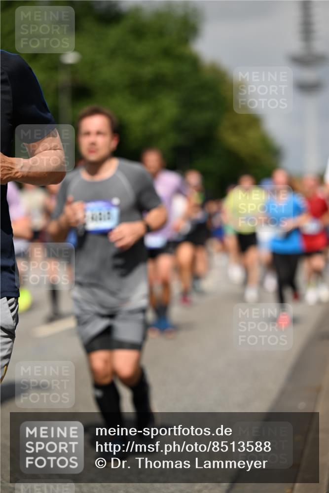 29.06.2025 - hella hamburg halbmarathon Dr. Thomas Lammeyer http://msf.ph/oto/8513588 29.06.2025 10:01:56 Kennedybrücke 1179, 1258, 1335, 1563, 1870, 2070, 2397, 2448, 2488, 2612, 2636, 2711, 3251, 4814, 4986, 5093, 5672, 5894, 6164, 6356, 6628, 6897, 7065, 7409, 7478, 7509, 7594, 7646, 7724, 7896, 7976, 8176, 8449, 8508, 8590, 8689, 9057, 9065, 9145, 9656, 9835, 11208, 11217, 11310, 11416 meine-sportfotos.de