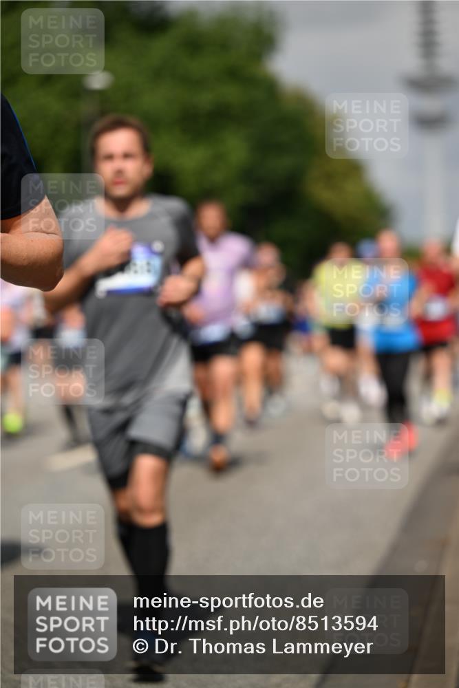 29.06.2025 - hella hamburg halbmarathon Dr. Thomas Lammeyer http://msf.ph/oto/8513594 29.06.2025 10:01:56 Kennedybrücke 1179, 1258, 1335, 1563, 1870, 2070, 2397, 2448, 2488, 2612, 2636, 2711, 3251, 4814, 4986, 5093, 5672, 5894, 6164, 6356, 6628, 6897, 7065, 7409, 7478, 7509, 7594, 7646, 7724, 7896, 7976, 8176, 8449, 8508, 8590, 8689, 9057, 9065, 9145, 9656, 9835, 11208, 11217, 11310, 11416 meine-sportfotos.de