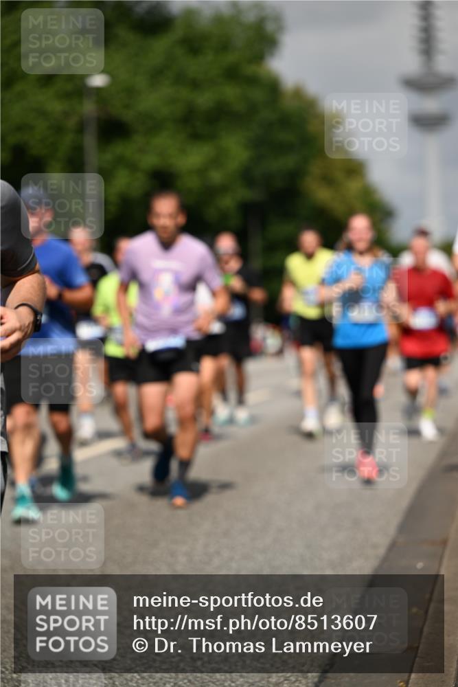 29.06.2025 - hella hamburg halbmarathon Dr. Thomas Lammeyer http://msf.ph/oto/8513607 29.06.2025 10:01:57 Kennedybrücke 1179, 1258, 1335, 1563, 1870, 2070, 2397, 2417, 2448, 2488, 2612, 2636, 2711, 3251, 4814, 4903, 4986, 5093, 5672, 5775, 5894, 6164, 6356, 6580, 6628, 6897, 7065, 7409, 7478, 7509, 7594, 7646, 7724, 7896, 7976, 8176, 8449, 8508, 8590, 8689, 9057, 9065, 9145, 9656, 9835, 11208, 11217, 11310, 11416 meine-sportfotos.de