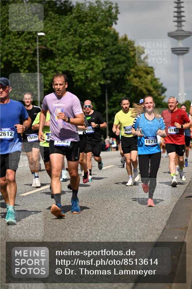 29.06.2025 - hella hamburg halbmarathon Dr. Thomas Lammeyer http://msf.ph/oto/8513614 29.06.2025 10:01:57 Kennedybrücke 1179, 1258, 1335, 1563, 1870, 2070, 2397, 2417, 2448, 2488, 2612, 2636, 2711, 3251, 4814, 4903, 4986, 5093, 5672, 5775, 5894, 6164, 6356, 6580, 6628, 6897, 7065, 7409, 7478, 7509, 7594, 7646, 7724, 7896, 7976, 8176, 8449, 8508, 8590, 8689, 9057, 9065, 9145, 9656, 9835, 11208, 11217, 11310, 11416 meine-sportfotos.de