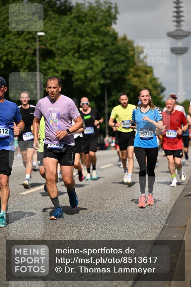 29.06.2025 - hella hamburg halbmarathon Dr. Thomas Lammeyer http://msf.ph/oto/8513617 29.06.2025 10:01:57 Kennedybrücke 1179, 1258, 1335, 1563, 1870, 2070, 2397, 2417, 2448, 2488, 2612, 2636, 2711, 3251, 4814, 4903, 4986, 5093, 5672, 5775, 5894, 6164, 6356, 6580, 6628, 6897, 7065, 7409, 7478, 7509, 7594, 7646, 7724, 7896, 7976, 8176, 8449, 8508, 8590, 8689, 9057, 9065, 9145, 9656, 9835, 11208, 11217, 11310, 11416 meine-sportfotos.de