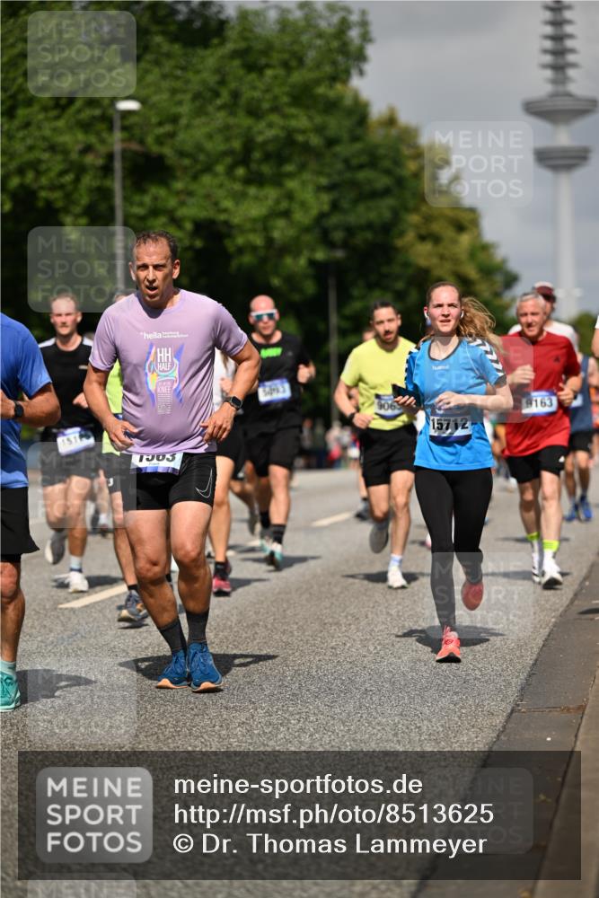 29.06.2025 - hella hamburg halbmarathon Dr. Thomas Lammeyer http://msf.ph/oto/8513625 29.06.2025 10:01:57 Kennedybrücke 1179, 1258, 1335, 1563, 1870, 2070, 2397, 2417, 2448, 2488, 2612, 2636, 2711, 3251, 4814, 4903, 4986, 5093, 5672, 5775, 5894, 6164, 6356, 6580, 6628, 6897, 7065, 7409, 7478, 7509, 7594, 7646, 7724, 7896, 7976, 8176, 8449, 8508, 8590, 8689, 9057, 9065, 9145, 9656, 9835, 11208, 11217, 11310, 11416 meine-sportfotos.de