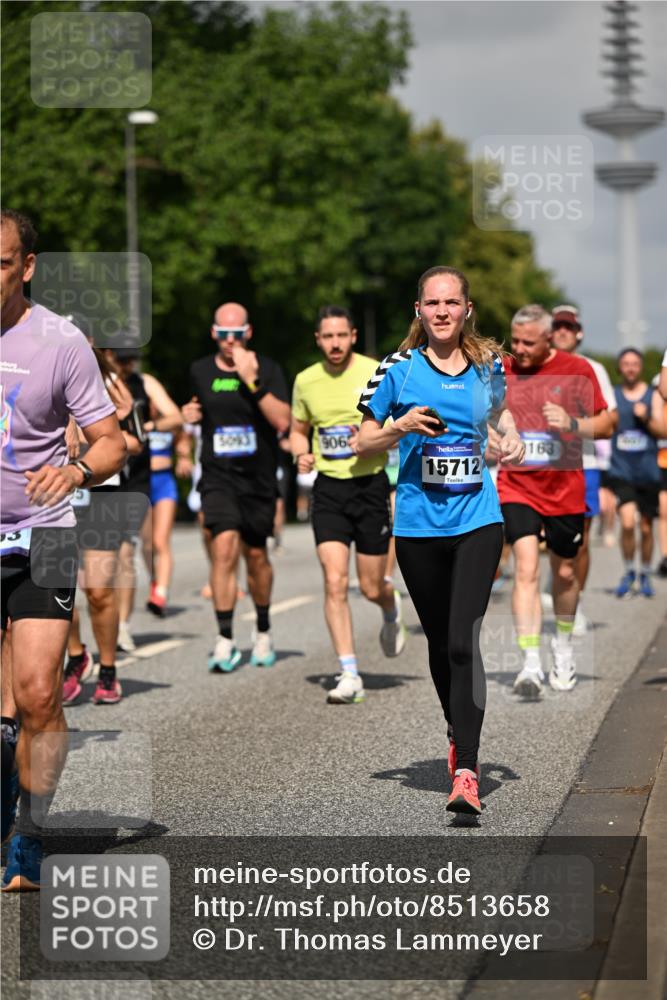 29.06.2025 - hella hamburg halbmarathon Dr. Thomas Lammeyer http://msf.ph/oto/8513658 29.06.2025 10:01:58 Kennedybrücke 1179, 1258, 1335, 1563, 1870, 2070, 2397, 2417, 2448, 2488, 2612, 2636, 2711, 3114, 3251, 4814, 4903, 4986, 5093, 5672, 5775, 5894, 6164, 6356, 6580, 6628, 6897, 7065, 7409, 7509, 7594, 7646, 7724, 7896, 7976, 8176, 8449, 8508, 8590, 8689, 9012, 9057, 9065, 9145, 9562, 9656, 9835, 11208, 11217, 11310, 11416 meine-sportfotos.de
