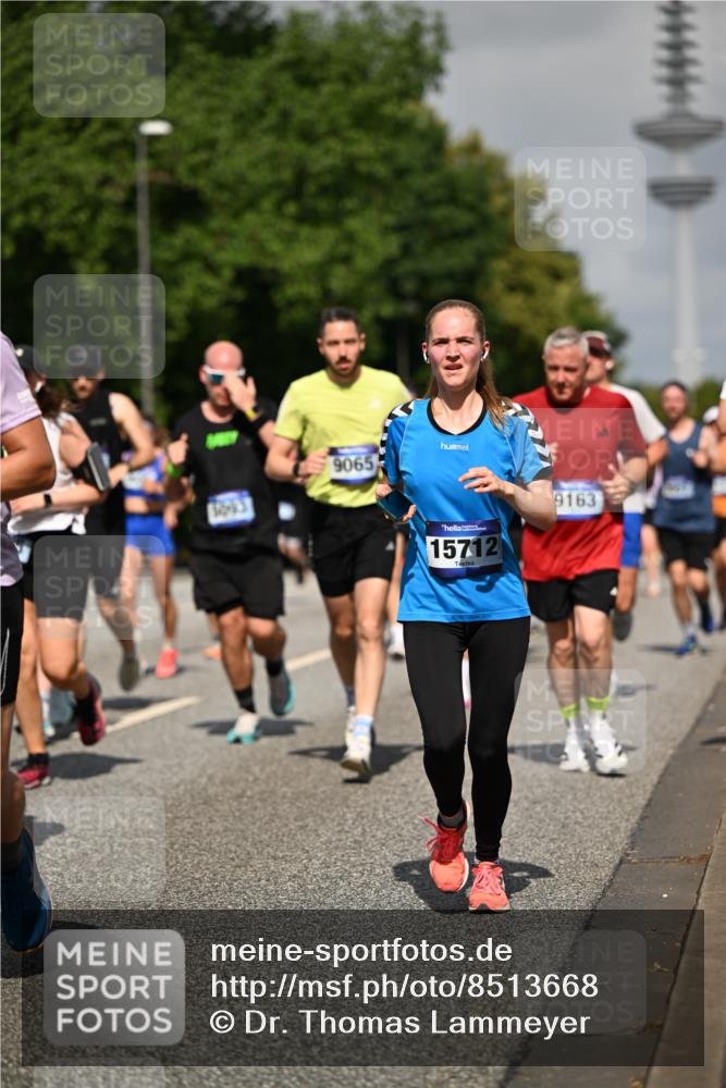 29.06.2025 - hella hamburg halbmarathon Dr. Thomas Lammeyer http://msf.ph/oto/8513668 29.06.2025 10:01:59 Kennedybrücke 1179, 1258, 1335, 1563, 1815, 1870, 2070, 2397, 2417, 2448, 2488, 2612, 2636, 2711, 3114, 3251, 4814, 4903, 4986, 5093, 5672, 5775, 5894, 6164, 6356, 6580, 6897, 7065, 7409, 7509, 7594, 7646, 7724, 7896, 7976, 8176, 8449, 8508, 8590, 8689, 9012, 9057, 9065, 9145, 9562, 9656, 9835, 11208, 11217, 11310, 11416 meine-sportfotos.de