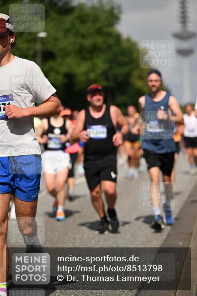 29.06.2025 - hella hamburg halbmarathon Dr. Thomas Lammeyer http://msf.ph/oto/8513798 29.06.2025 10:02:03 Kennedybrücke 1179, 1258, 1563, 1815, 2070, 2417, 2448, 2488, 2612, 2636, 2711, 3041, 3114, 3251, 4814, 4903, 4986, 5093, 5378, 5672, 5775, 5894, 6164, 6272, 6356, 6580, 6897, 7065, 7409, 7509, 7646, 7724, 7896, 7976, 8311, 8449, 8508, 8590, 9012, 9057, 9065, 9145, 9562, 9656, 9835, 11208, 11217, 11310, 11416 meine-sportfotos.de
