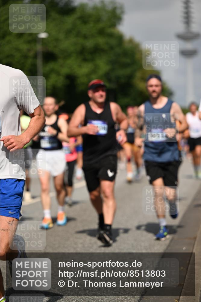 29.06.2025 - hella hamburg halbmarathon Dr. Thomas Lammeyer http://msf.ph/oto/8513803 29.06.2025 10:02:03 Kennedybrücke 1179, 1258, 1563, 1815, 2070, 2417, 2448, 2488, 2612, 2636, 2711, 3041, 3114, 3251, 4814, 4903, 4986, 5093, 5378, 5672, 5775, 5894, 6164, 6272, 6356, 6580, 6897, 7065, 7409, 7509, 7646, 7724, 7896, 7976, 8311, 8449, 8508, 8590, 9012, 9057, 9065, 9145, 9562, 9656, 9835, 11208, 11217, 11310, 11416 meine-sportfotos.de
