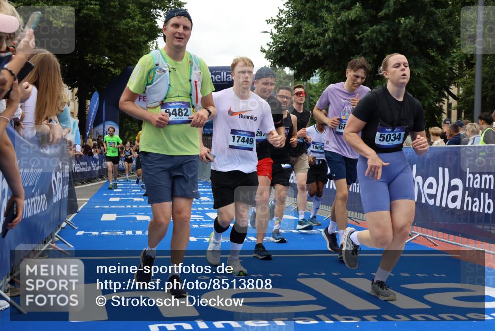 29.06.2025 - hella hamburg halbmarathon Strokosch-Dieckow http://msf.ph/oto/8513808 29.06.2025 11:20:30 Ziel 1448, 1471, 2053, 3278, 3285, 4737, 4739, 5034, 5080, 5957, 6482, 6833, 7143, 7781, 7838, 8588, 8844, 8860, 10349, 12894, 12933, 12977, 14180, 14564, 15736, 16419, 16950, 17449, 18098 meine-sportfotos.de