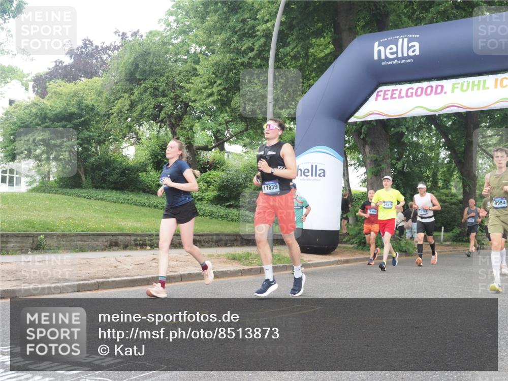 29.06.2025 - hella hamburg halbmarathon KatJ http://msf.ph/oto/8513873 29.06.2025 10:45:45 Zwischen KM18-KM19 2348, 2584, 2619, 2677, 2759, 2855, 3114, 4550, 6860, 8392 meine-sportfotos.de