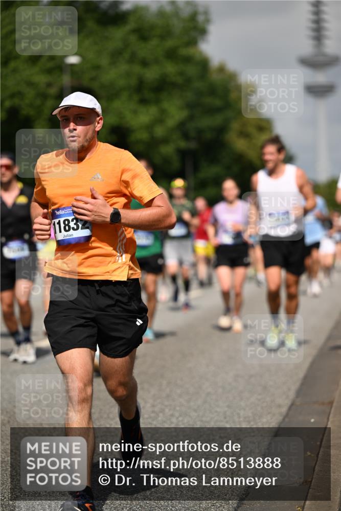 29.06.2025 - hella hamburg halbmarathon Dr. Thomas Lammeyer http://msf.ph/oto/8513888 29.06.2025 10:02:06 Kennedybrücke 1179, 1563, 1815, 2029, 2070, 2417, 2448, 2488, 2612, 2636, 2711, 3041, 3114, 3251, 4814, 4903, 5093, 5305, 5378, 5672, 5775, 5894, 6164, 6272, 6580, 6754, 6897, 7065, 7409, 7509, 7856, 7896, 7976, 8311, 8449, 8508, 8590, 8825, 9012, 9057, 9065, 9145, 9562, 9656, 9835, 11208, 11214, 11217, 11310, 11416 meine-sportfotos.de