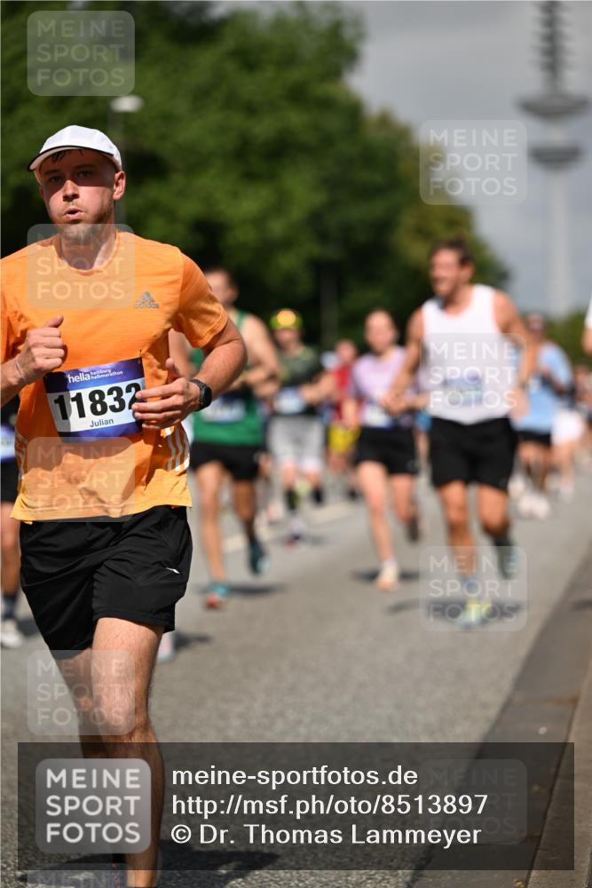29.06.2025 - hella hamburg halbmarathon Dr. Thomas Lammeyer http://msf.ph/oto/8513897 29.06.2025 10:02:06 Kennedybrücke 1179, 1563, 1815, 2029, 2070, 2417, 2448, 2488, 2612, 2636, 2711, 3041, 3114, 3251, 4814, 4903, 5093, 5305, 5378, 5672, 5775, 5894, 6164, 6272, 6580, 6754, 6897, 7065, 7409, 7509, 7856, 7896, 7976, 8311, 8449, 8508, 8590, 8825, 9012, 9057, 9065, 9145, 9562, 9656, 9835, 11208, 11214, 11217, 11310, 11416 meine-sportfotos.de