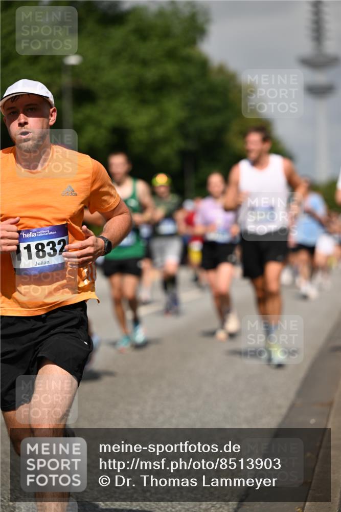 29.06.2025 - hella hamburg halbmarathon Dr. Thomas Lammeyer http://msf.ph/oto/8513903 29.06.2025 10:02:06 Kennedybrücke 1179, 1563, 1815, 2029, 2070, 2417, 2448, 2488, 2612, 2636, 2711, 3041, 3114, 3251, 4814, 4903, 5093, 5305, 5378, 5672, 5775, 5894, 6164, 6272, 6580, 6754, 6897, 7065, 7409, 7509, 7856, 7896, 7976, 8311, 8449, 8508, 8590, 8825, 9012, 9057, 9065, 9145, 9562, 9656, 9835, 11208, 11214, 11217, 11310, 11416 meine-sportfotos.de