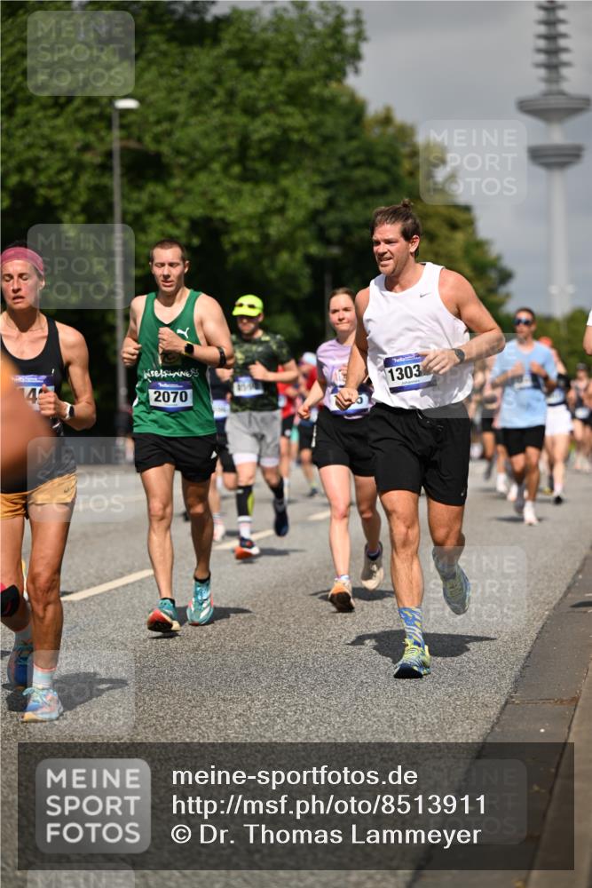 29.06.2025 - hella hamburg halbmarathon Dr. Thomas Lammeyer http://msf.ph/oto/8513911 29.06.2025 10:02:07 Kennedybrücke 1179, 1563, 1815, 2029, 2070, 2417, 2448, 2488, 2612, 2636, 2711, 3041, 3114, 3251, 4814, 4903, 5093, 5259, 5305, 5378, 5775, 5894, 6164, 6272, 6580, 6754, 6897, 7065, 7409, 7509, 7856, 7896, 7976, 8311, 8449, 8508, 8590, 8825, 9012, 9057, 9065, 9145, 9562, 9656, 9835, 11208, 11214, 11217, 11310, 11416 meine-sportfotos.de