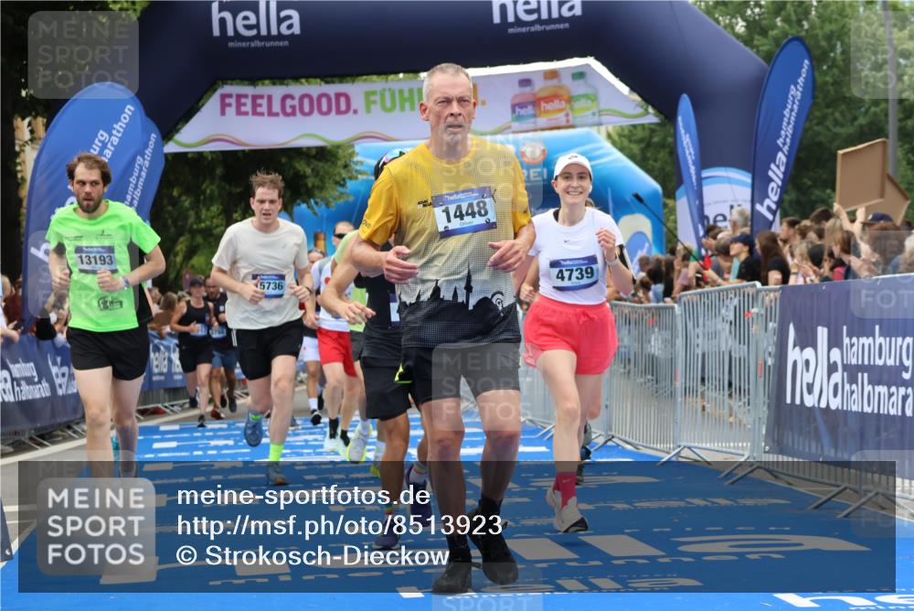 29.06.2025 - hella hamburg halbmarathon Strokosch-Dieckow http://msf.ph/oto/8513923 29.06.2025 11:20:33 Ziel 1117, 1448, 1471, 2053, 2589, 3278, 3285, 4737, 4739, 5034, 5080, 6482, 6833, 7143, 7781, 7838, 8588, 8726, 8844, 8860, 9873, 10241, 10349, 12894, 12933, 12977, 13193, 14519, 14564, 15736, 17449, 18098 meine-sportfotos.de