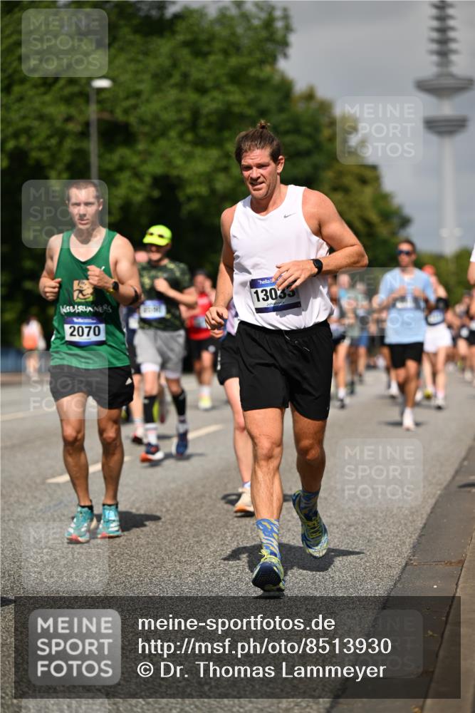 29.06.2025 - hella hamburg halbmarathon Dr. Thomas Lammeyer http://msf.ph/oto/8513930 29.06.2025 10:02:08 Kennedybrücke 1034, 1179, 1563, 1815, 2029, 2070, 2417, 2488, 2612, 2636, 2711, 3041, 3114, 3251, 4814, 4903, 5093, 5259, 5305, 5378, 5775, 5894, 6164, 6272, 6580, 6754, 6897, 7065, 7409, 7509, 7856, 7896, 7976, 8311, 8449, 8508, 8590, 8825, 9012, 9057, 9065, 9562, 9656, 9835, 11208, 11214, 11217, 11310, 11416 meine-sportfotos.de