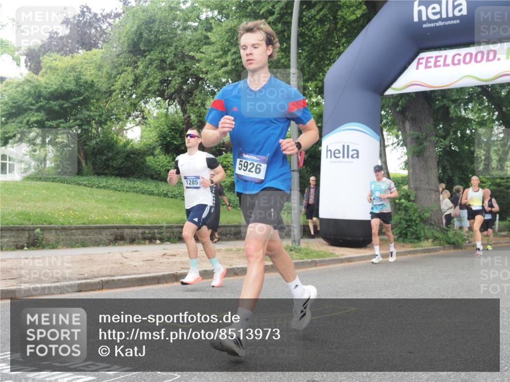 29.06.2025 - hella hamburg halbmarathon KatJ http://msf.ph/oto/8513973 29.06.2025 10:45:51 Zwischen KM18-KM19 1285, 2619, 3279, 5926, 6202 meine-sportfotos.de