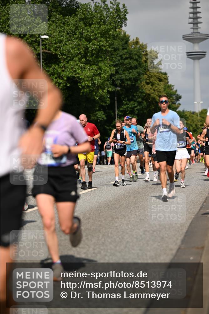 29.06.2025 - hella hamburg halbmarathon Dr. Thomas Lammeyer http://msf.ph/oto/8513974 29.06.2025 10:02:09 Kennedybrücke 1034, 1179, 1563, 1815, 2029, 2070, 2417, 2612, 2636, 2711, 3041, 3114, 3251, 3819, 4814, 4903, 5093, 5259, 5305, 5378, 5775, 5894, 6164, 6272, 6580, 6754, 6897, 7065, 7409, 7509, 7856, 7896, 7976, 8311, 8449, 8508, 8590, 8825, 9012, 9057, 9065, 9562, 9656, 9835, 10084, 11208, 11214, 11217, 11310, 11416 meine-sportfotos.de