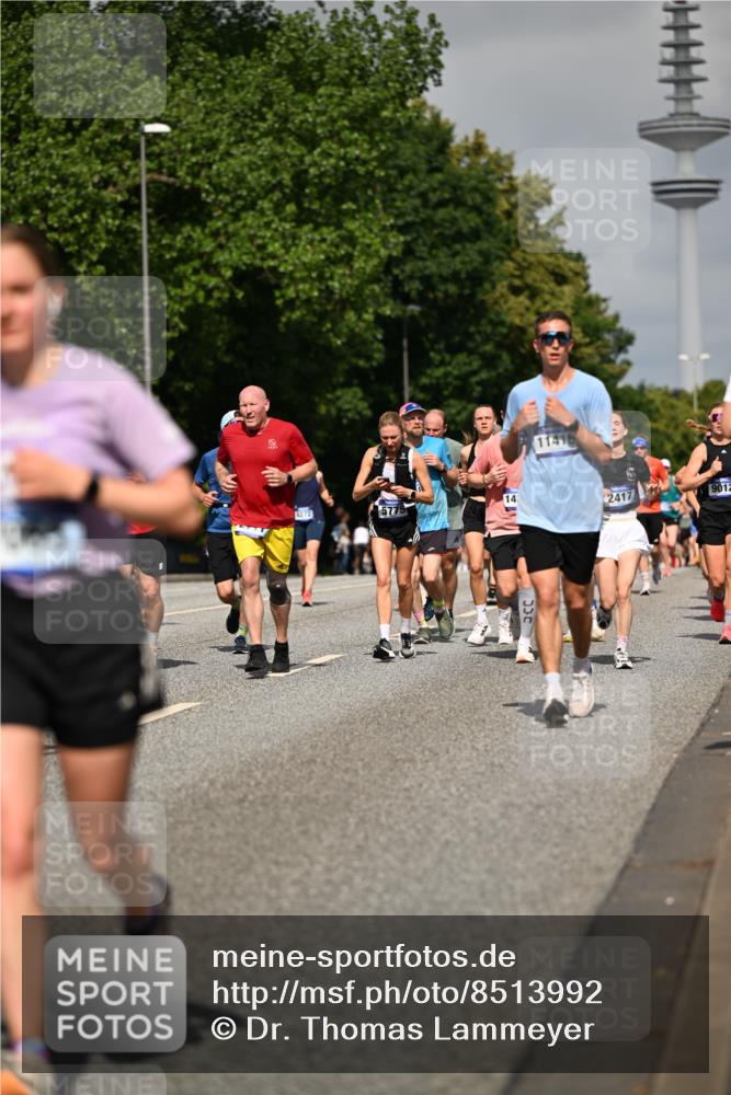 29.06.2025 - hella hamburg halbmarathon Dr. Thomas Lammeyer http://msf.ph/oto/8513992 29.06.2025 10:02:10 Kennedybrücke 1034, 1179, 1563, 1815, 2029, 2070, 2417, 2612, 2636, 2711, 3041, 3114, 3251, 3819, 4814, 4903, 5093, 5259, 5305, 5378, 5775, 5894, 6164, 6272, 6580, 6754, 6897, 7065, 7409, 7509, 7856, 7896, 8311, 8449, 8508, 8590, 8825, 9012, 9057, 9065, 9562, 9656, 9835, 10084, 11208, 11214, 11217, 11310, 11416 meine-sportfotos.de