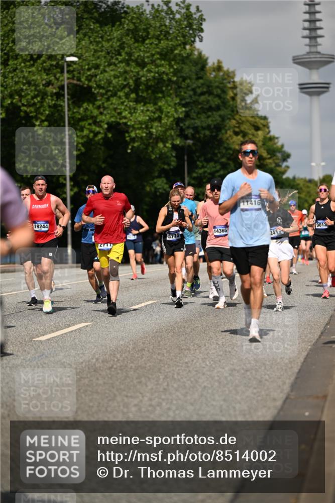 29.06.2025 - hella hamburg halbmarathon Dr. Thomas Lammeyer http://msf.ph/oto/8514002 29.06.2025 10:02:10 Kennedybrücke 1034, 1179, 1563, 1815, 2029, 2070, 2417, 2612, 2636, 2711, 3041, 3114, 3251, 3819, 4814, 4903, 5093, 5259, 5305, 5378, 5775, 5894, 6164, 6272, 6580, 6754, 6897, 7065, 7409, 7509, 7856, 7896, 8311, 8449, 8508, 8590, 8825, 9012, 9057, 9065, 9562, 9656, 9835, 10084, 11208, 11214, 11217, 11310, 11416 meine-sportfotos.de