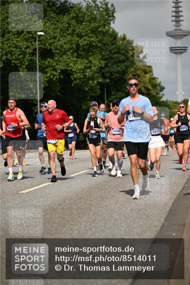 29.06.2025 - hella hamburg halbmarathon Dr. Thomas Lammeyer http://msf.ph/oto/8514011 29.06.2025 10:02:11 Kennedybrücke 1034, 1179, 1815, 2029, 2070, 2417, 2636, 2711, 3041, 3114, 3251, 3819, 4814, 4903, 5093, 5259, 5305, 5378, 5721, 5775, 5894, 6164, 6272, 6580, 6754, 6897, 7065, 7409, 7509, 7856, 7896, 8311, 8449, 8508, 8590, 8825, 9012, 9057, 9065, 9562, 9656, 9835, 10084, 11208, 11214, 11217, 11310, 11416 meine-sportfotos.de